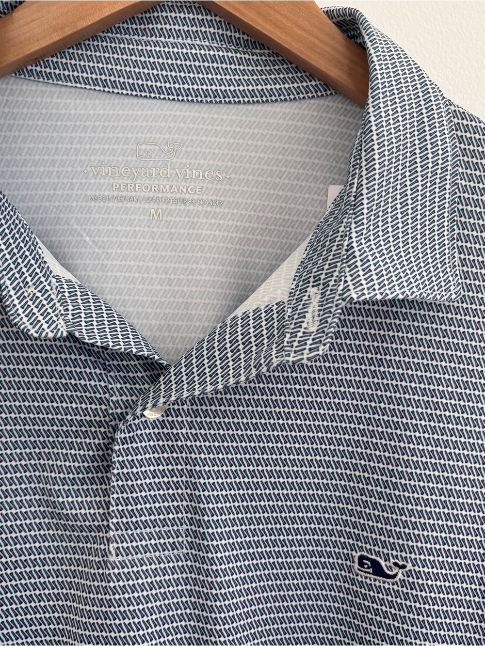 Vineyard Vines Men’s Navy and White Micro-Pattern Performance Polo - Picture 2 of 6